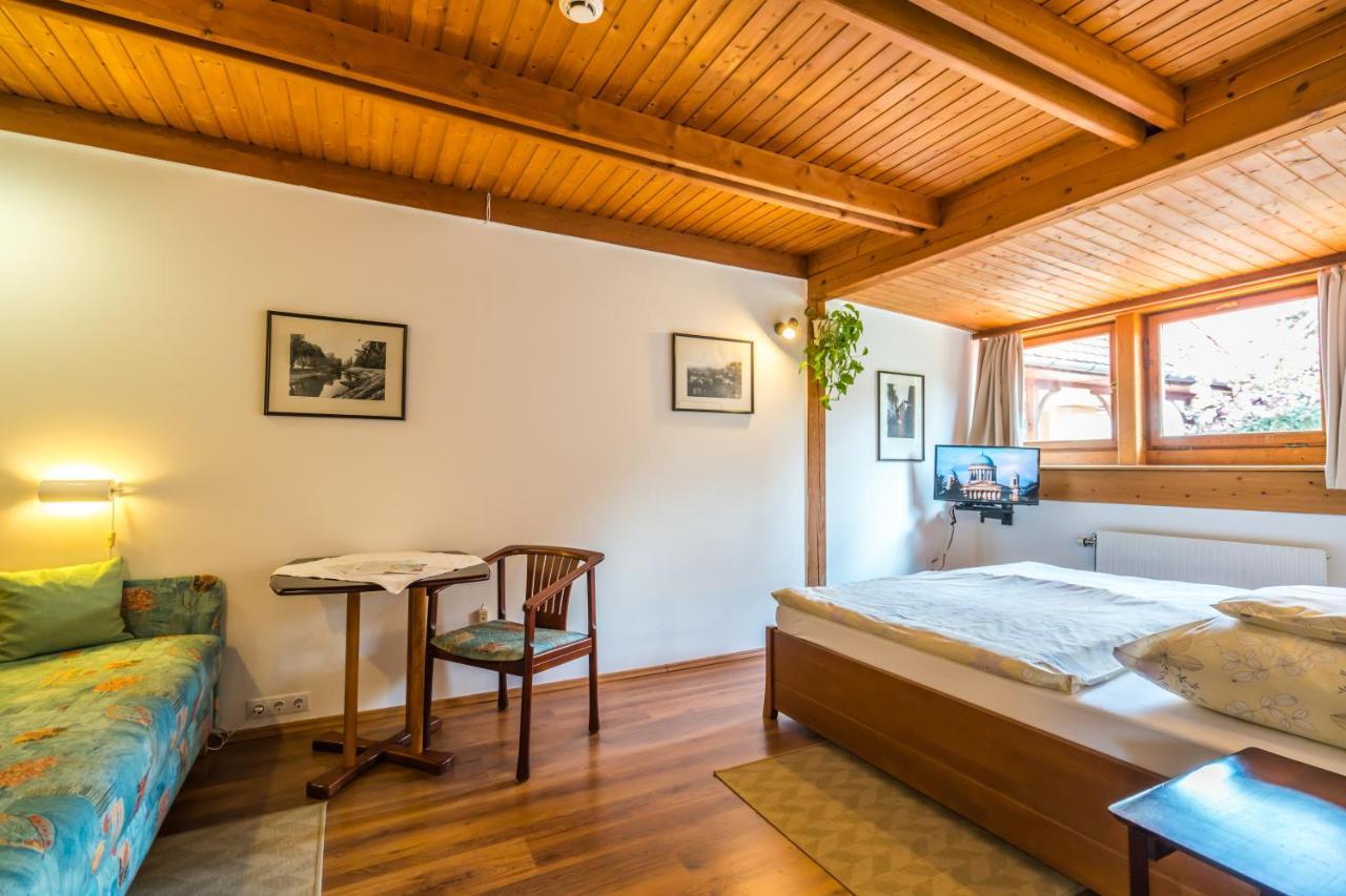 Szent Kristof Panzio Bed and Breakfast Esztergom Exteriör bild