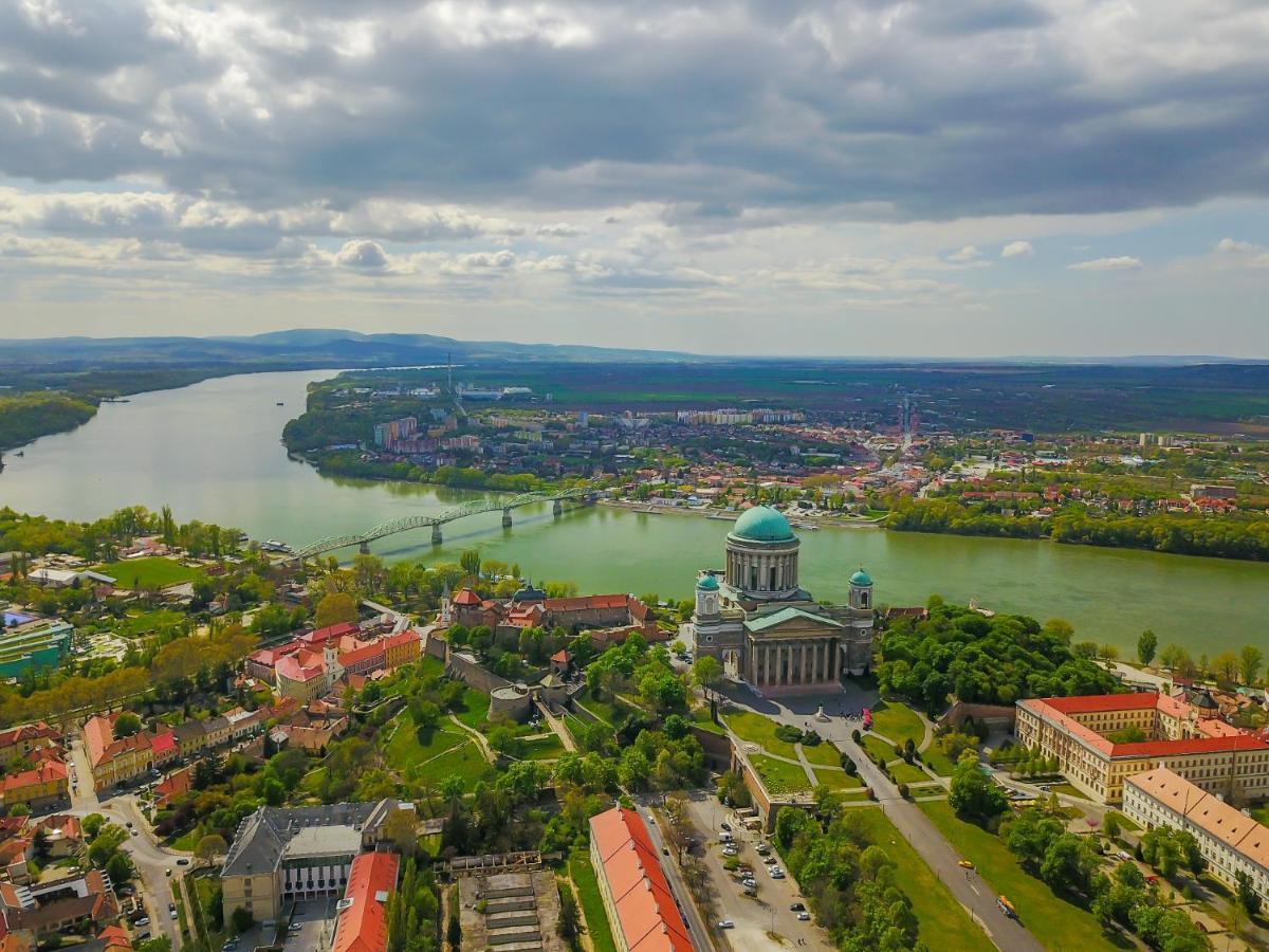 Szent Kristof Panzio Bed and Breakfast Esztergom Exteriör bild