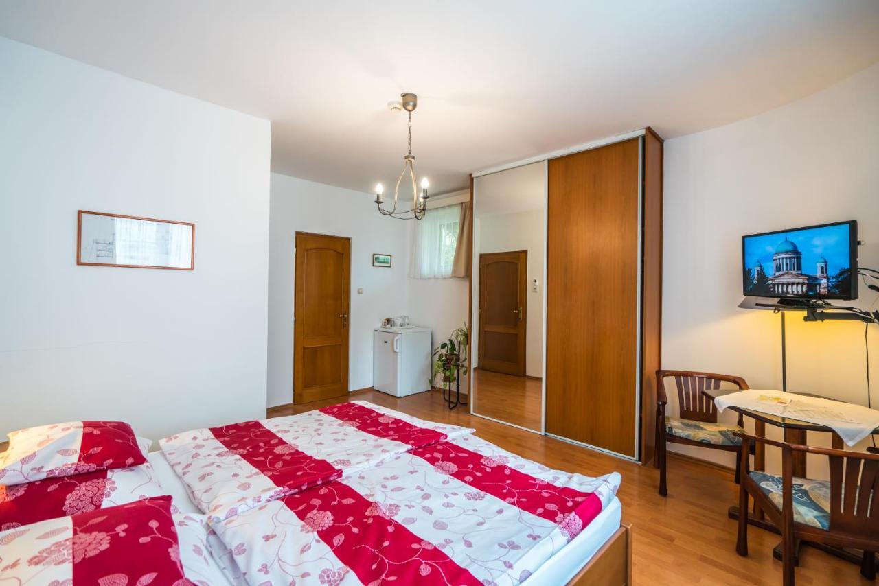 Szent Kristof Panzio Bed and Breakfast Esztergom Exteriör bild