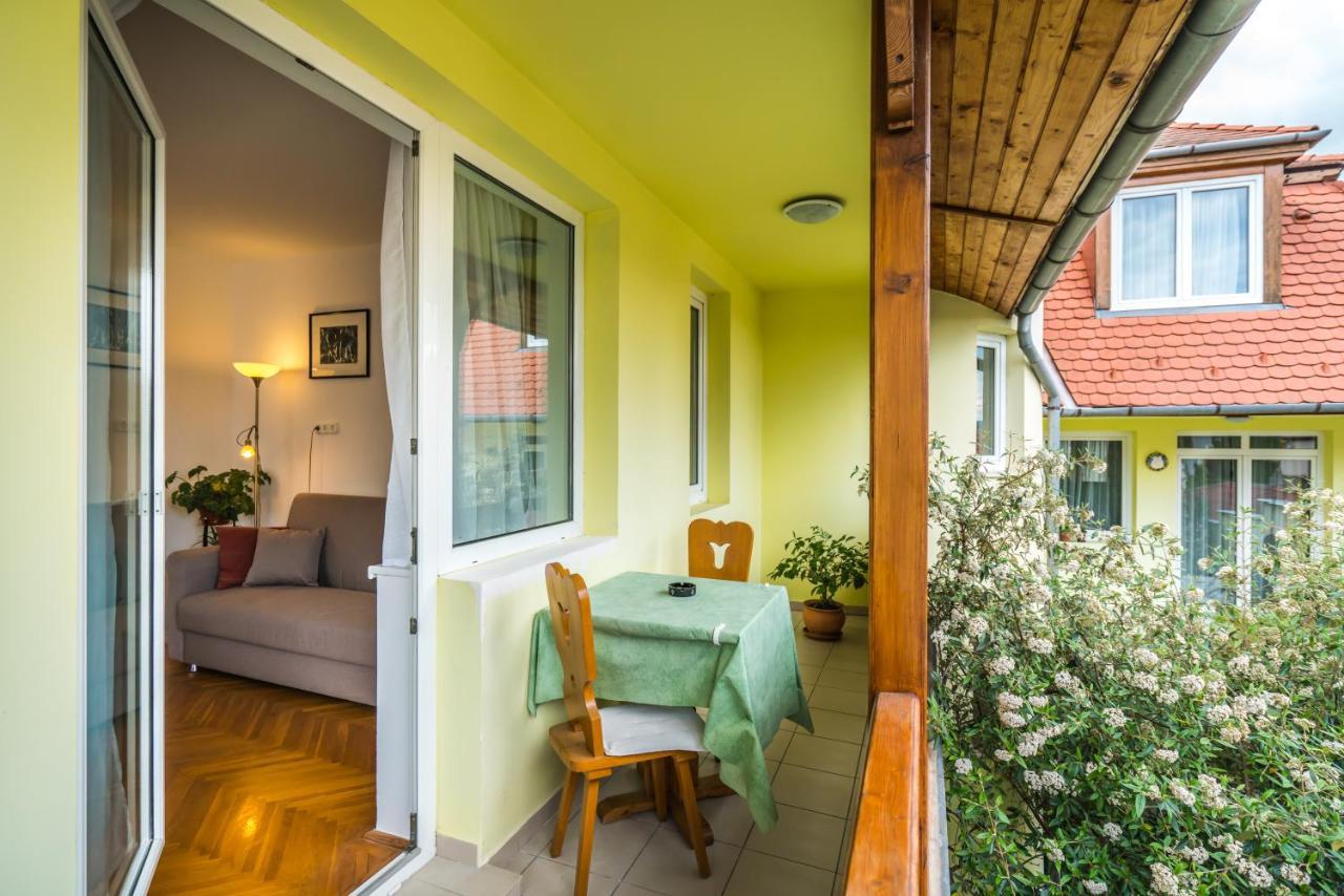 Szent Kristof Panzio Bed and Breakfast Esztergom Exteriör bild